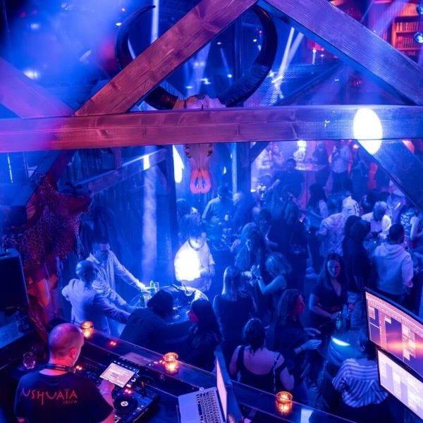 Soirée clubbing, ambiance club, aux Granges.